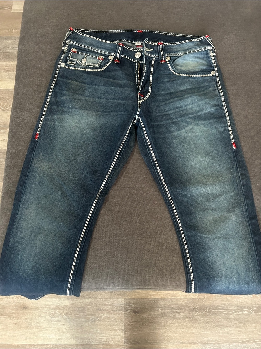 True Religion Women's Dark Blue Bootcut Jeans with White Contrast Stitching - Picture 3 of 4
